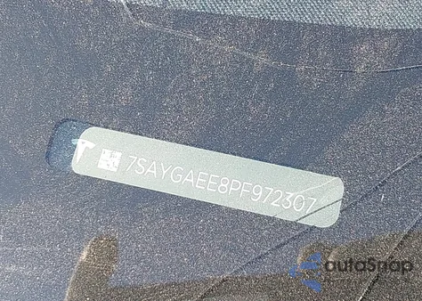 2023 Tesla Model Y Awd/Long Range Dual Motor All-Wheel Drive z USA, uszkodzony, nr VIN 7SAYGAEE8PF972307